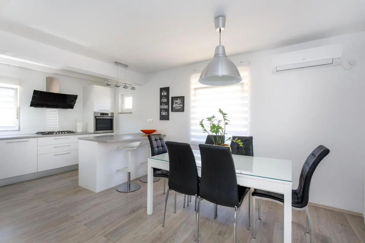 Apartman Laura Krk Town Croatia