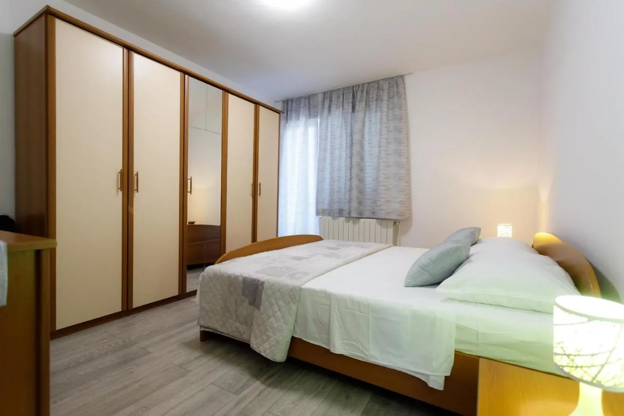 Apartman Laura Krk Town 0*,  Croatia