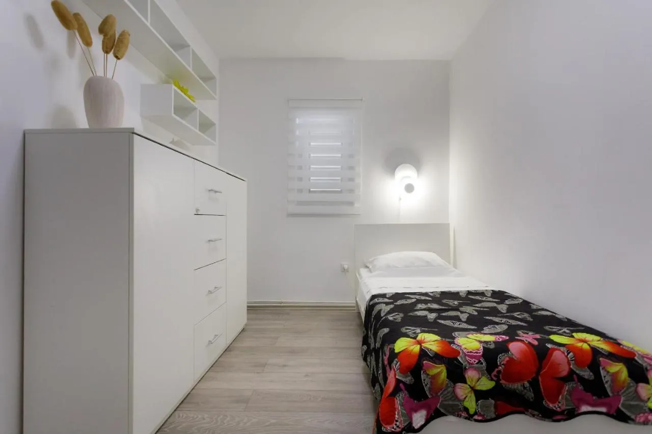 Apartman Laura Krk Town Apartment